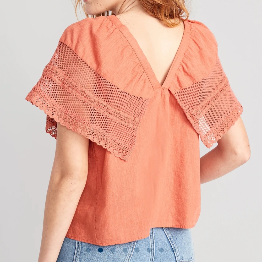 NWT Old Navy rust-colored top with eyelet lace, flutter sleeves.